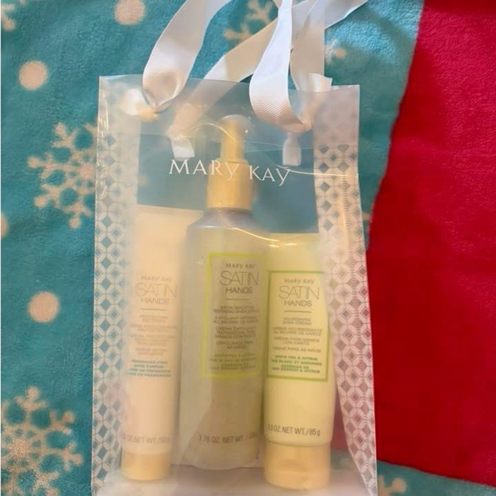 Mary Kay Satin Hands Pampering Set - white tea citrus